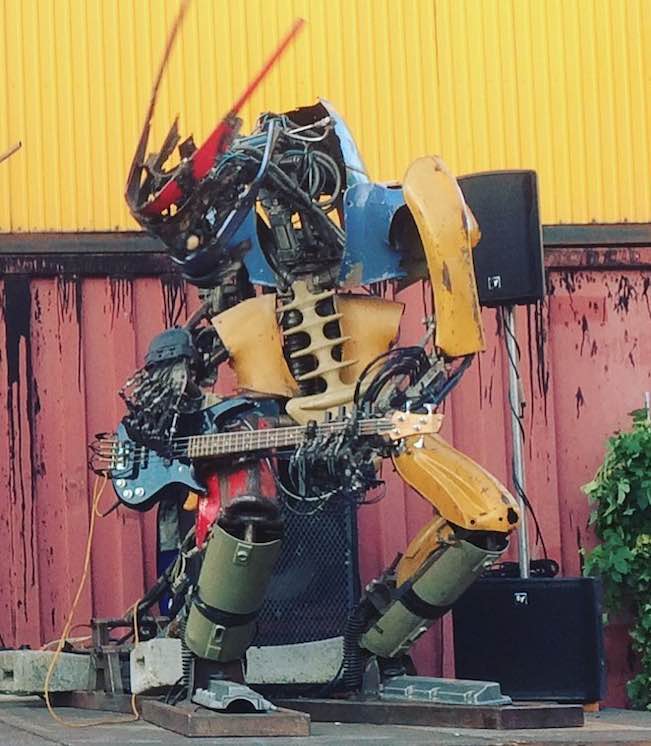 Robot Sculpture Scrapmetal Music Band